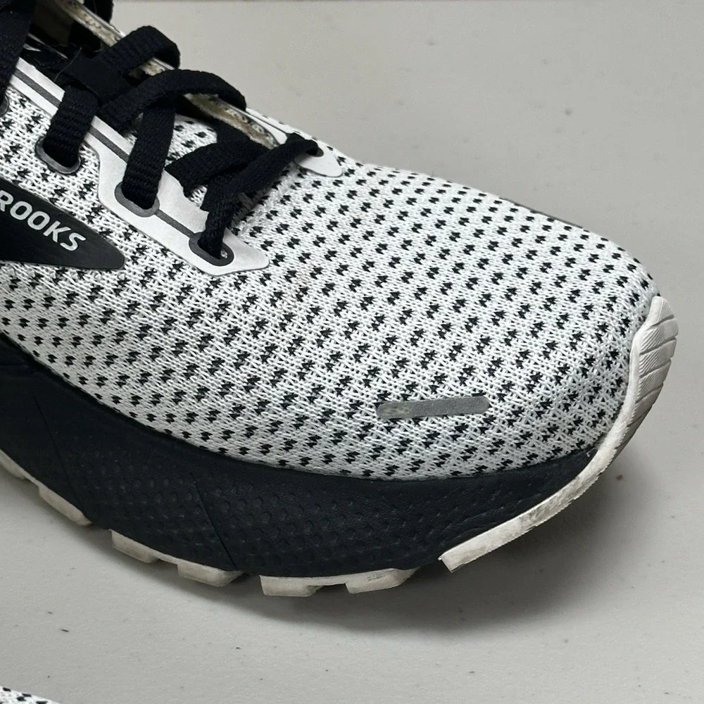 Brooks Adrenaline GTS 22 Womens Size 7.5 Running Shoes White Black 1203531B135 - Picture 4 of 16